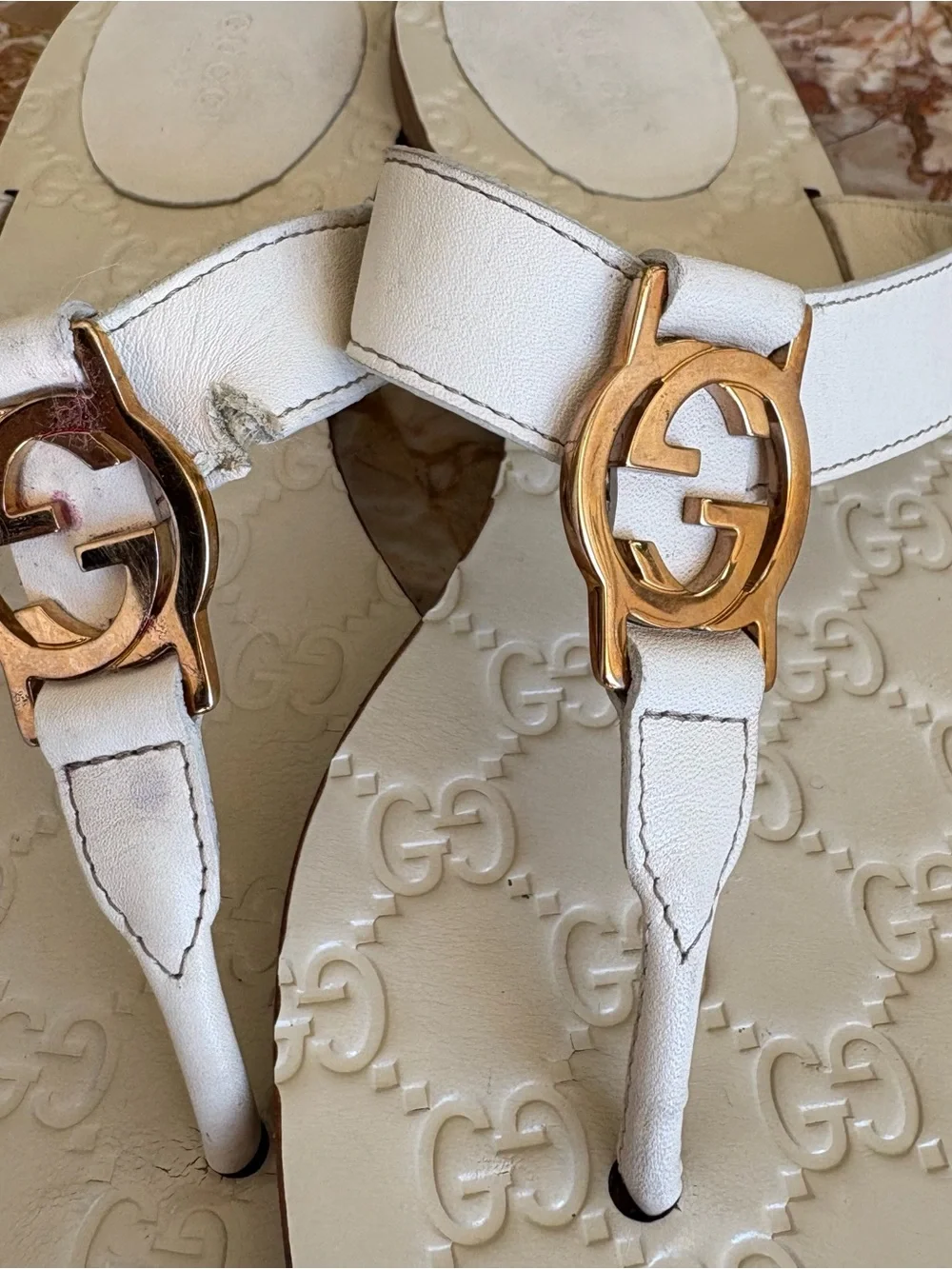 Gucci White Leather GG Thong Sandals with Gold Double G Size 39 SEE PHOTOS
